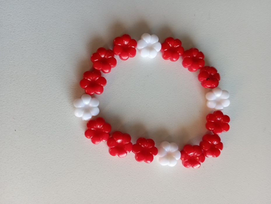 Мартеници.             .