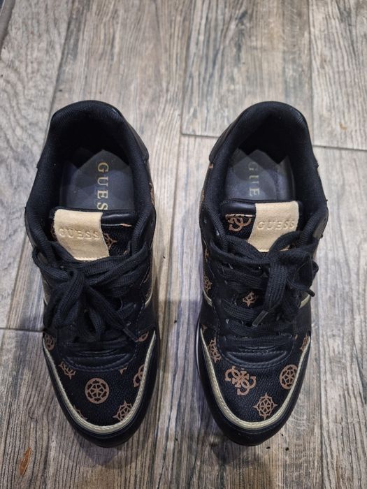 Маратонки  GUESS