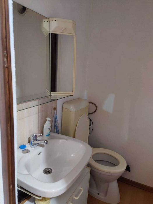 Inchiriez apartament 3 camere Boul Rosu