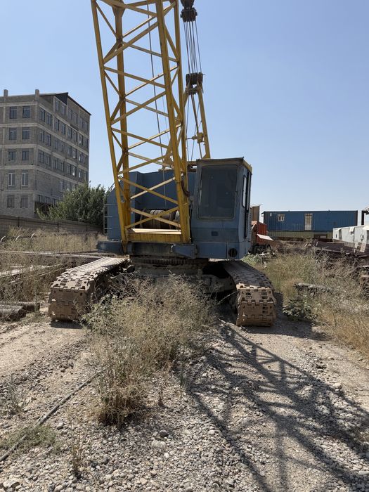 Гусеничный кран  Бр 25 тонн