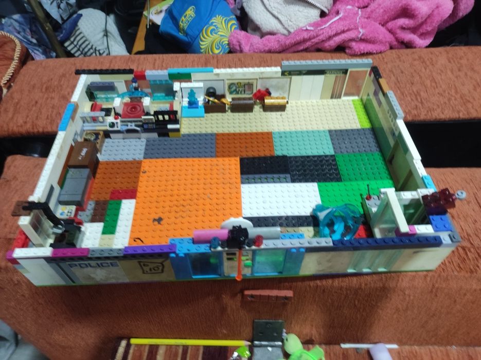 Продам Lego коробку