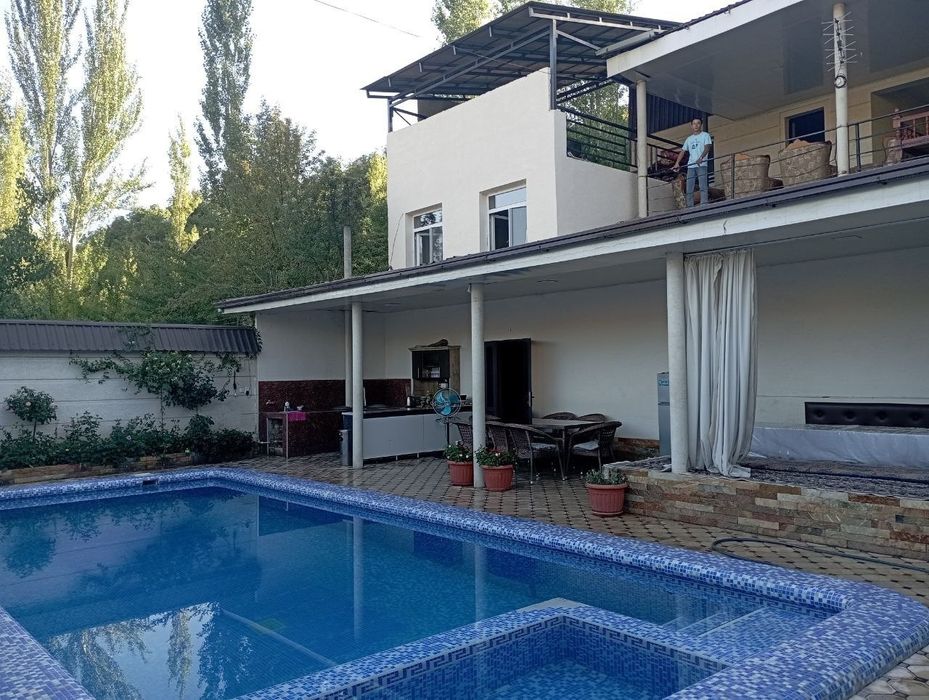 Dacha xumson sotiladi
