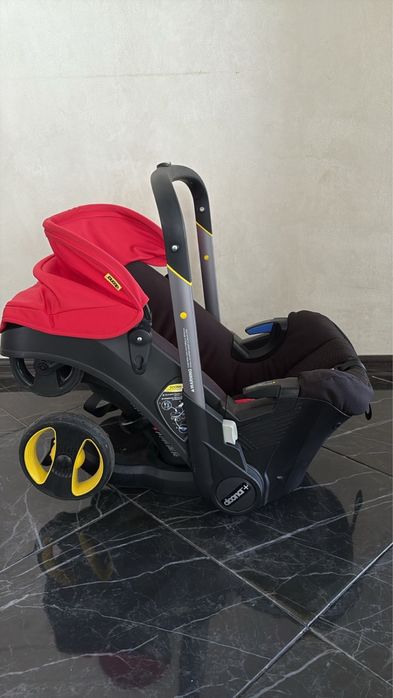 Продаю коляску-автокресло Doona Royal