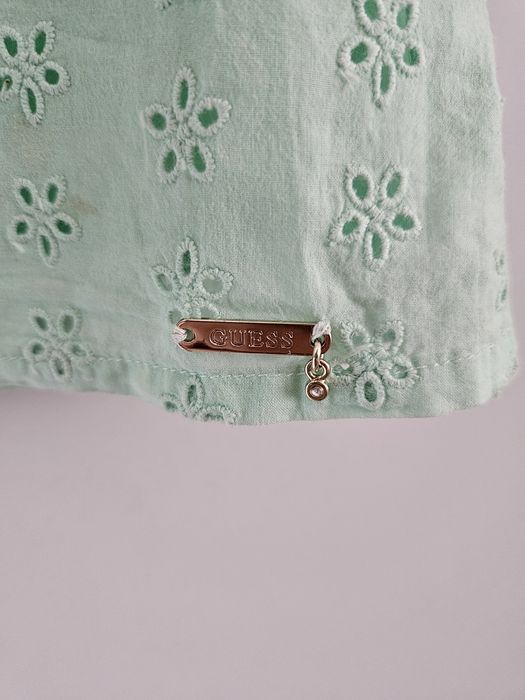 Детски рокли за момиче на Guess (12 и 24 месеца)