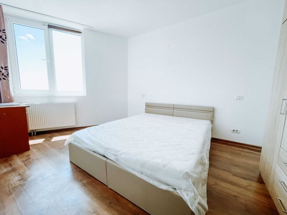 Inchiriez apt 3 camere modern, central