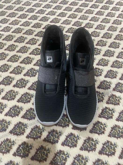 Спортни обувки 39н.