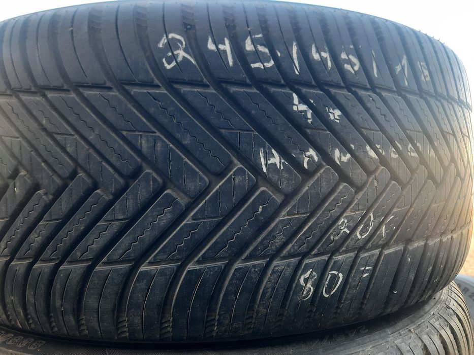 235/50/19;235/55/19 и 245/45/18  Всесезонни Гуми с борд