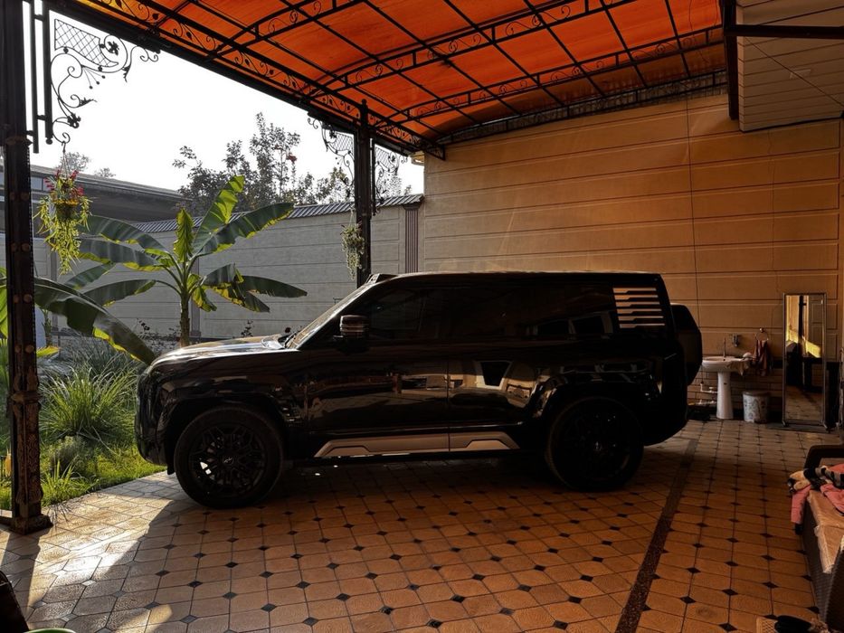 BYD Yangwang U8  Gibrid