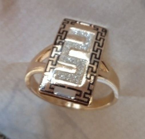 Продам кольцо бижутерия