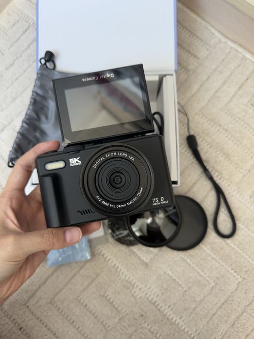 Фотокамера Digital camera