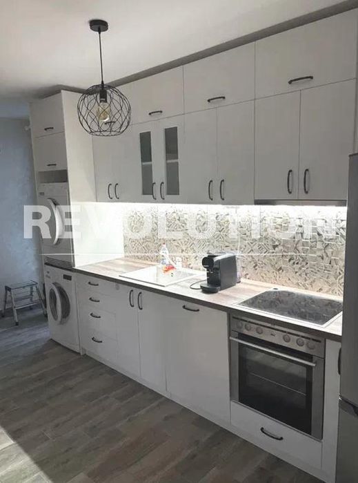 Двустаен апартамент в района на м-т Ален Мак!