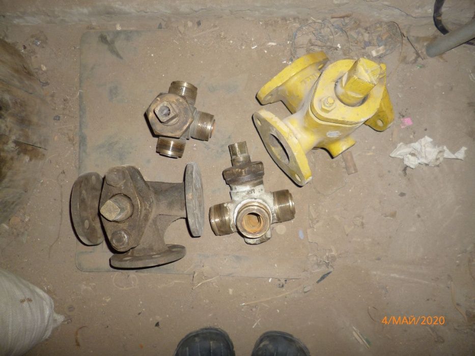 Краны бронзовые пробковые трехходовые