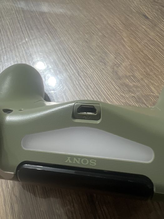 джостик от пс5 срочно нужно