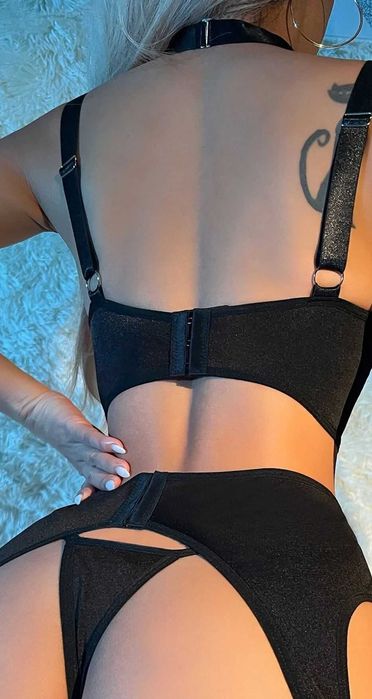 Set de lenjerie cu garter si detaliu de lanturi si sireturi