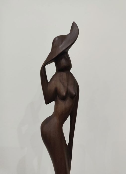 Дървена ръчно резбована фигура – Африкански стил, 42 см