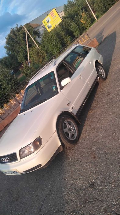 Продам Ауди А6 С4