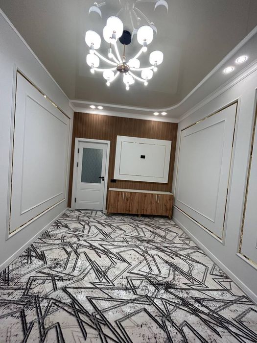 Sharq bozorca tomonda 3 xonali uy sotiladi