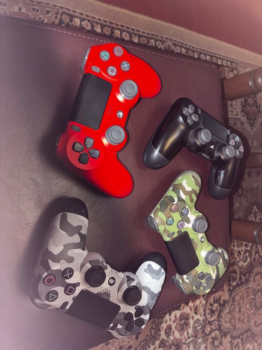 Consola Sony PlayStation 4 Pro + 4 controllere