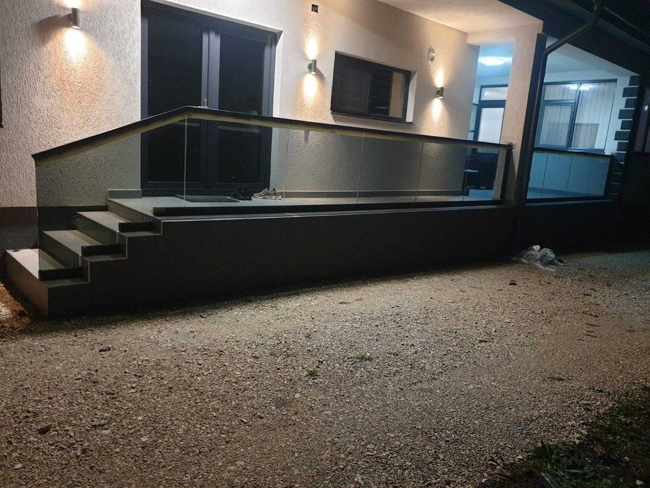 Balustrada de sticla