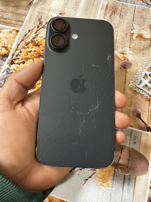 продавам iphone 14pro /iphone 16 забележки