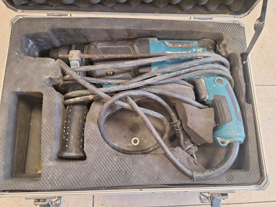 Перфоратор Makita HR 2300
