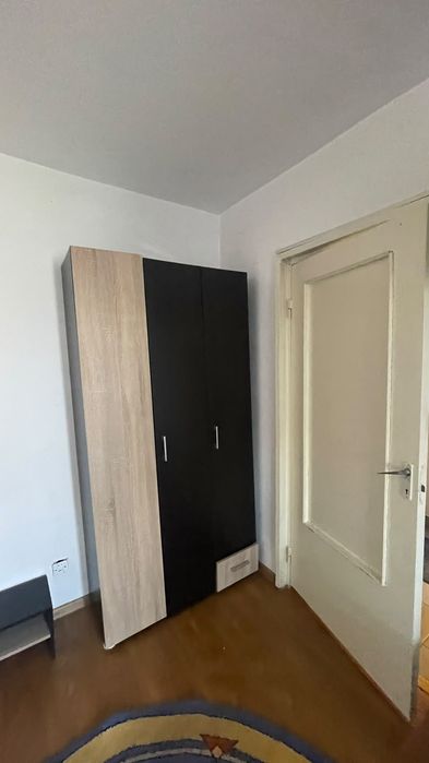 Garsoniera decoltata str Spania