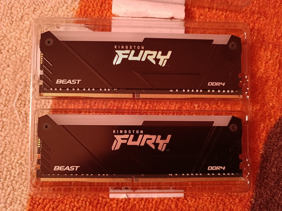 Рам Памет 16GB 3200 DDR4 Kingston FURY RGB
