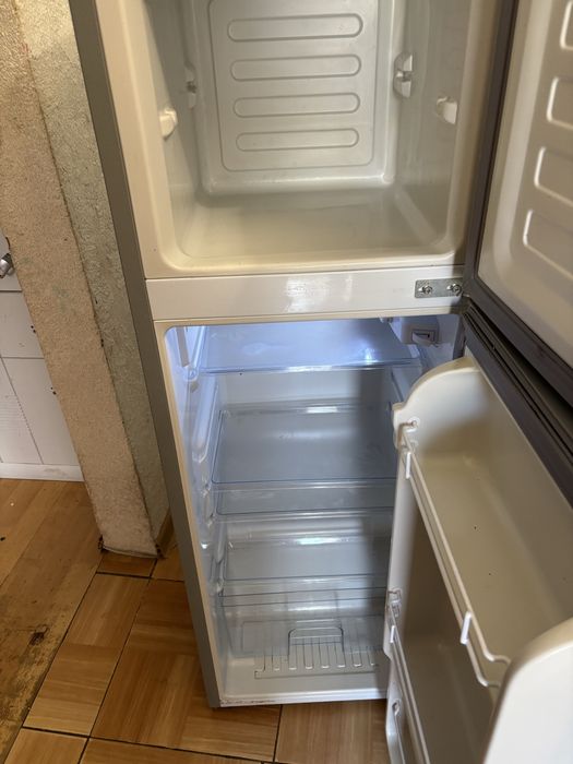 Холодильник не большой