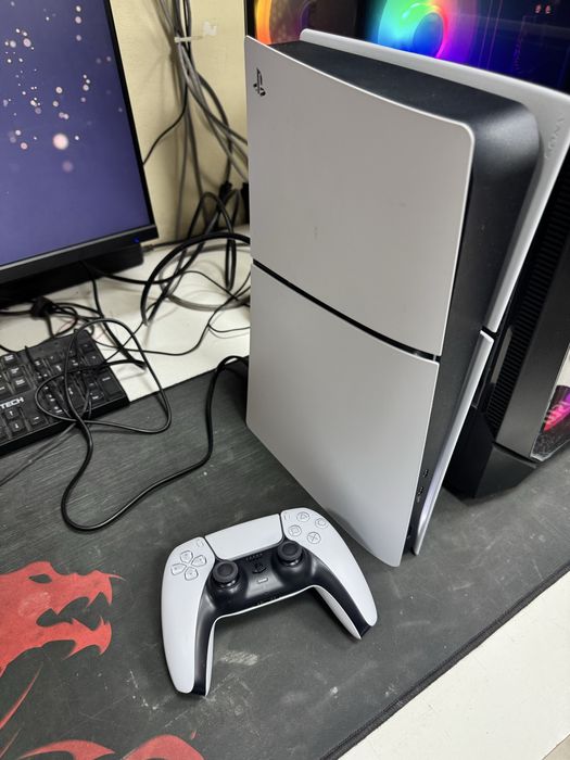 Ps5 1ta pulti bilan FC26 va 1yillik akkaunti bor