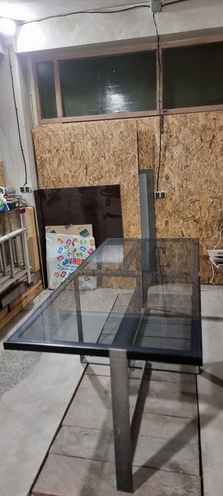 Масивна стъклена маса