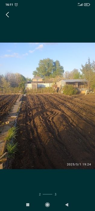 Вспашка земли мотоплугом