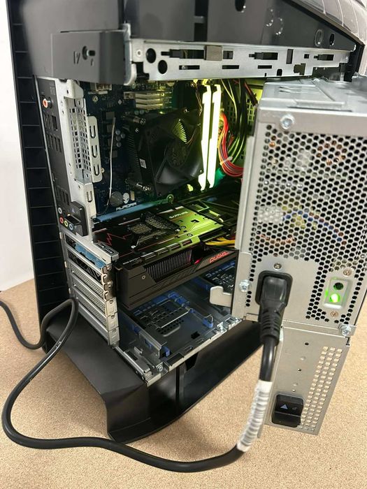 Нов Alienware Aurora R10 • Ryzen 5 3600/16GB RAM/512GB+1TB/VEGA 56 8GB