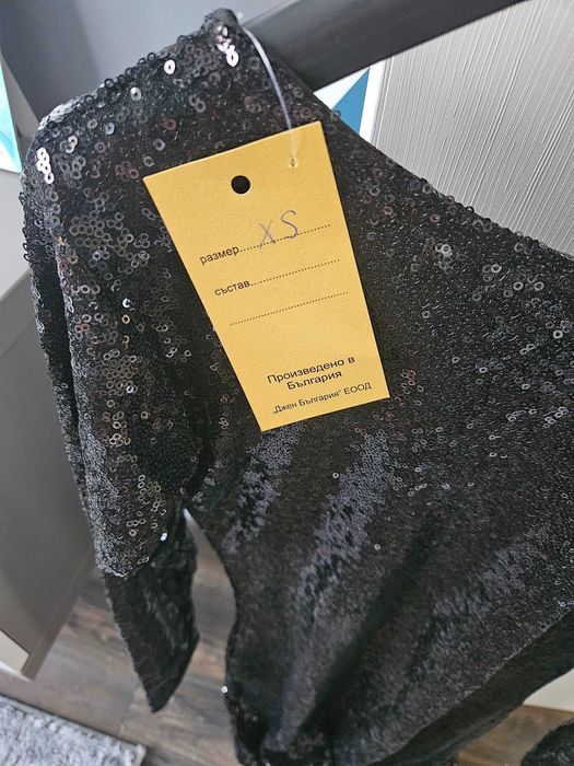 Чисто нови рокли XS