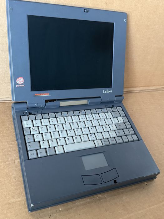 Рядък ретро лаптоп LeBook LP586-ADA , Windows 95