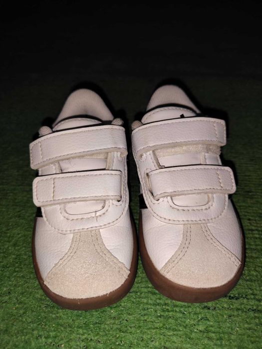 Маратонки Адидас 23 размер и топли боти Синсай 23 размер