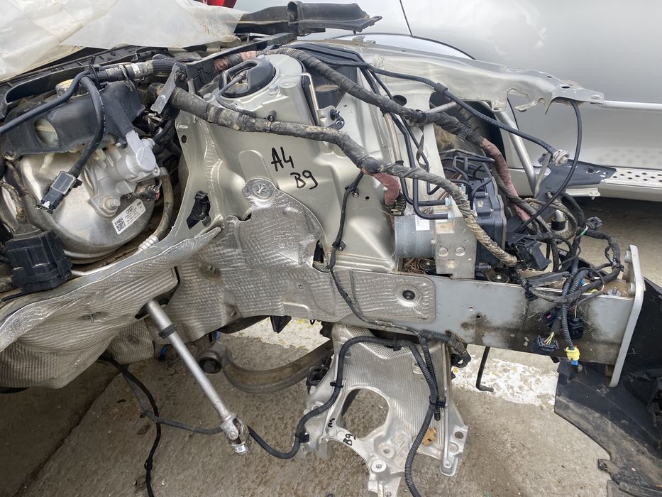 Suport stânga  punte față  aluminiu Audi A4 B9