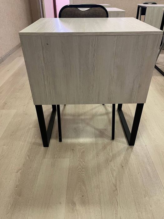 Стол для учебного заведения