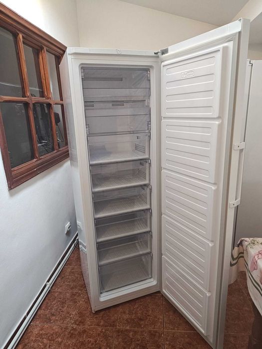 Congelator Vertical Beko - Ca Nou, Spațios, Dimensiuni Generoase
