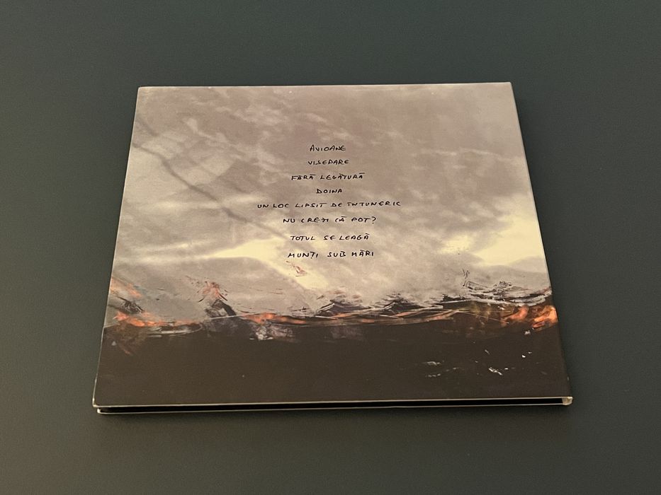 CD Fluturi pe asfalt - Munti sub mari