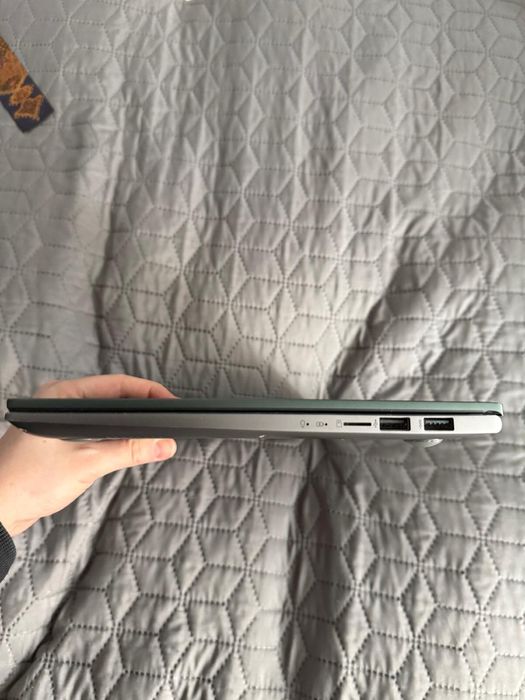 Laptop Asus VivoBook S14 I7