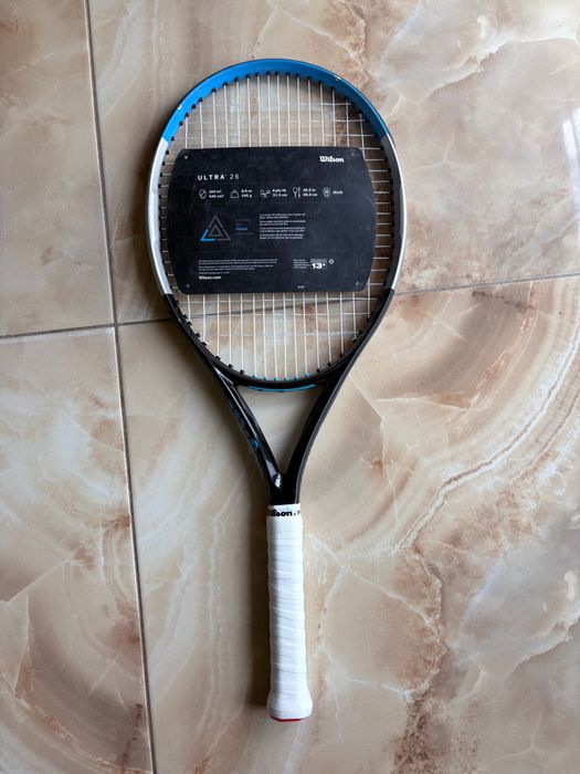 Професионална детска тенис ракета Wilson Ultra 26 за деца 10 - 12г