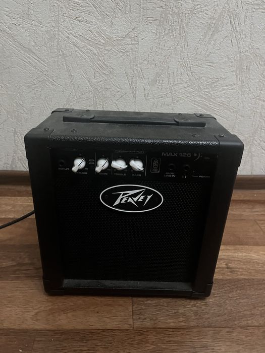 Бас гитара washburn и комбоусилитель