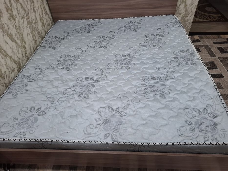 Продам матрас 180×200