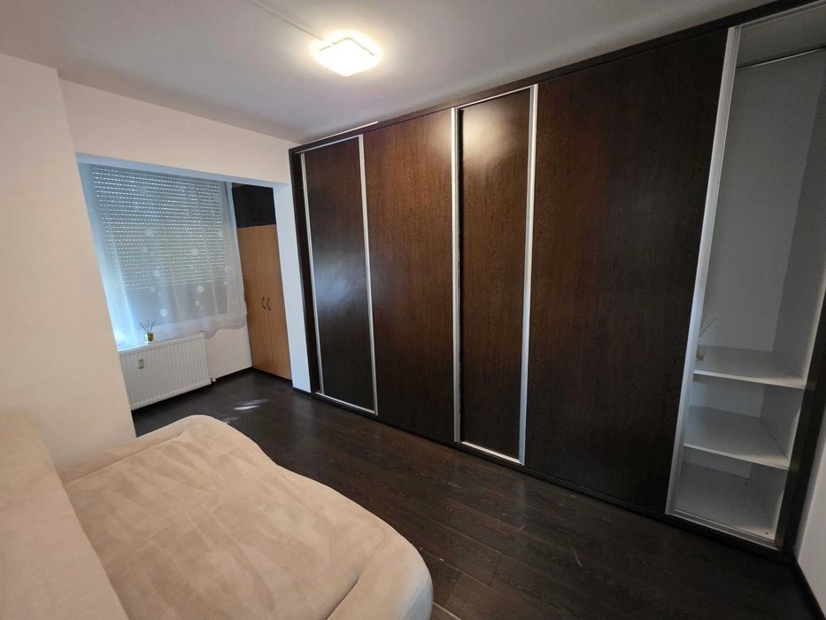 Inchiriez apartament cu 3 camere  Cetatii, parter inalt, 60 MP