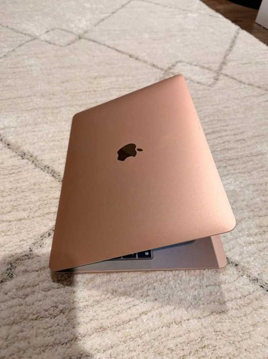 продам macbook air m1