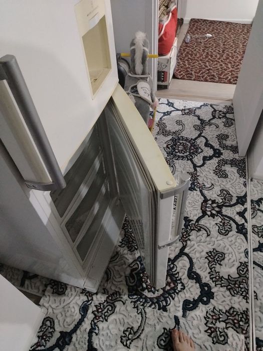 Продаётся Холодилник 2-камерни рабочий