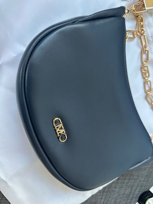 Чанта на Michael kors чисто нова кожена