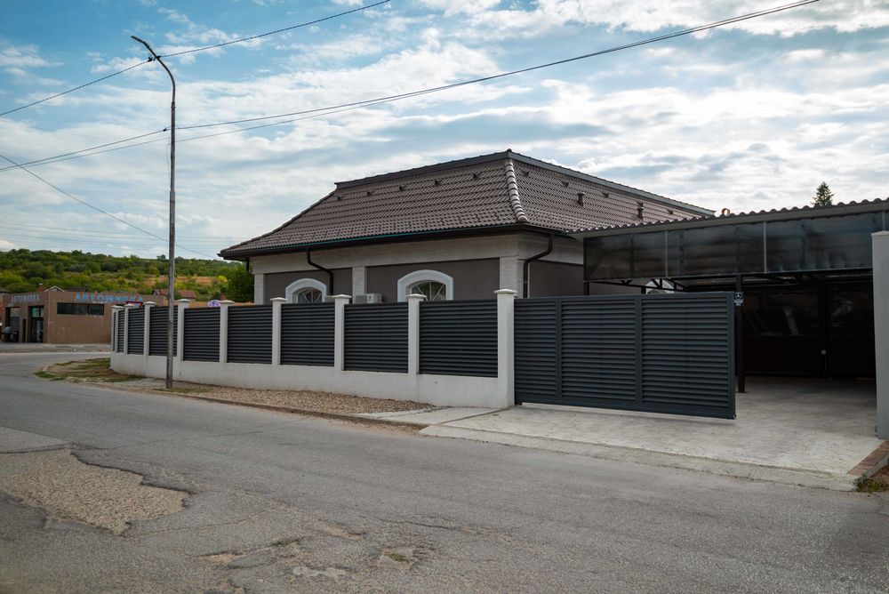 Продава се Къща в Силистра, Център - 690 кв.м за 579 €/кв.м - Снимка #22