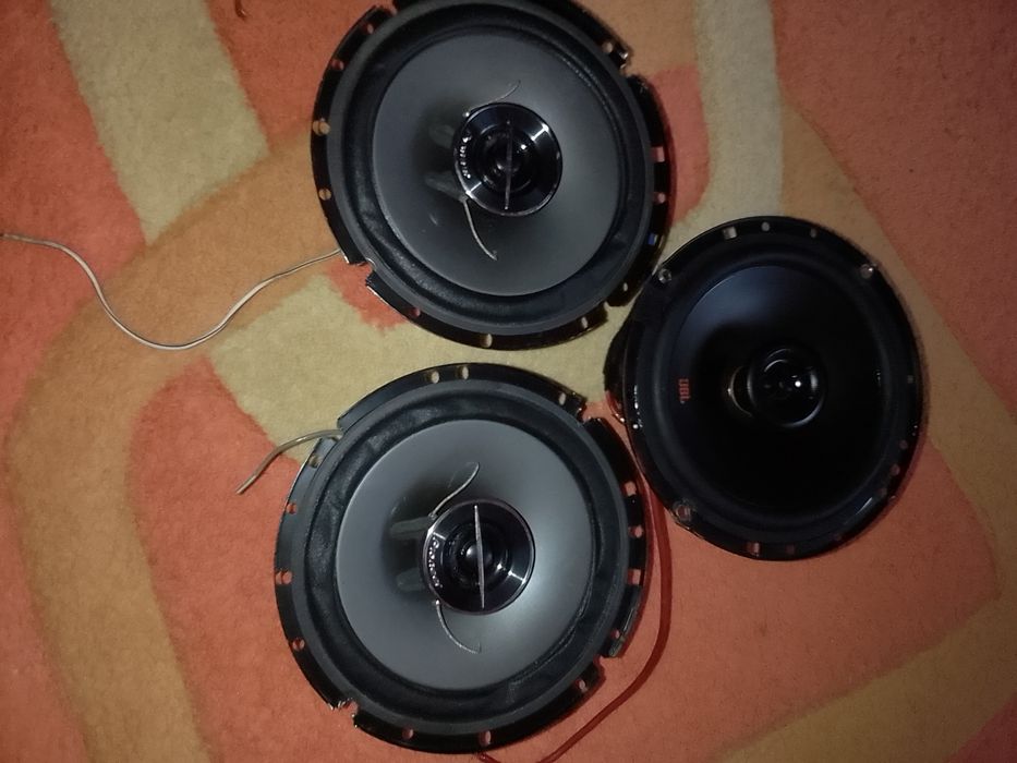 Difuzoare auto dimensiune 16