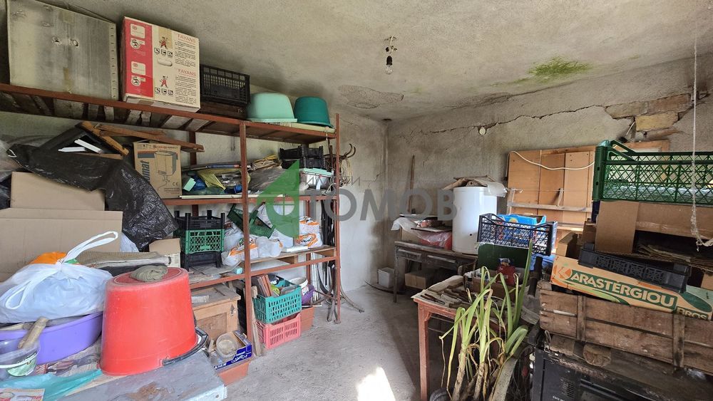 Здрава триетажна къща в село Загоре